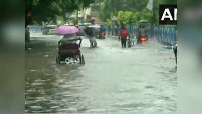 West Bengal rains: बंगाल में भारी बारिश से डूबीं कोलकाता की सड़कें, अगले तीन दिन ऐसा ही रहेगा मौसम