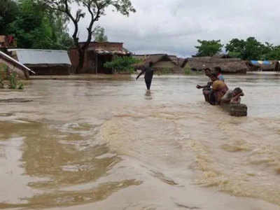 UP Flood News: यूपी के 75 में से 45 जिले बाढ़ की चपेट में, योगी सरकार ने शुरू कीं बाढ़ नियंत्रण की तैयारियां