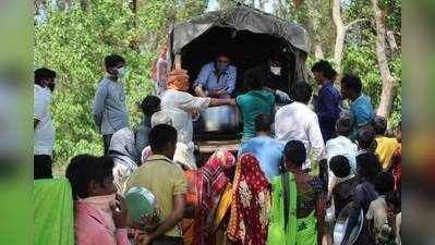 गोरखपुर: कोरोना काल में आगे आए युवा, लाखों लोगों को कराया मुफ्त भोजन, अब टीका के लिए कर रहे जागरूक