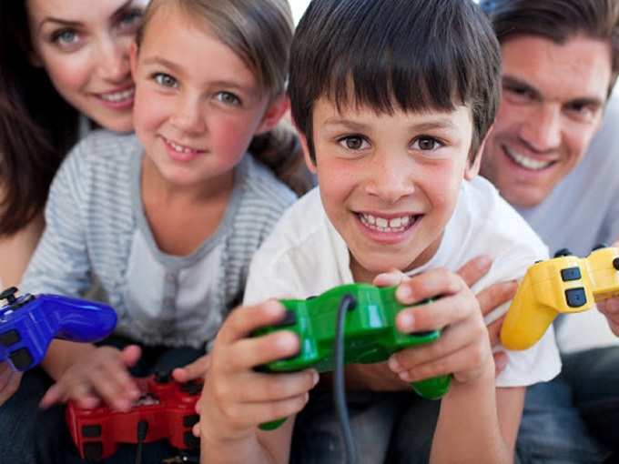 Online gaming can help parents bond with children