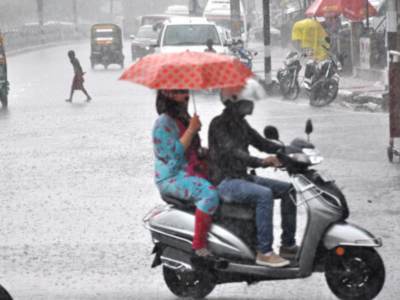 Bihar Weather: बिहार में आज भी बरस रहे बादल, पटना सहित इन जिलों में बरसात, जानें अपने इलाके का हाल