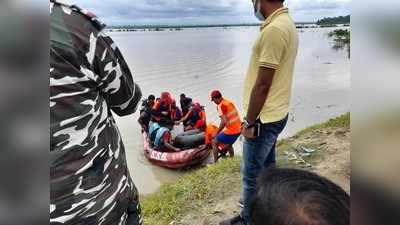 शारदा नदी का जलस्तर बढ़ने से टापू पर फंसे लोग, रेस्क्यू कर सुरक्षित निकाला गया