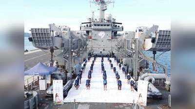 चीन की नाक के नीचे पहुंचा नौसेना का ऐरावत, साउथ चाइना सी में योग से दिया कड़ा संदेश