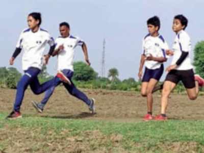 एमपी की फोगाट बेटियां, मजदूर पिता ने खेत में दौड़ाकर तीनों को बनाया खिलाड़ी, एथलीट हंट में मिलेगा मौका