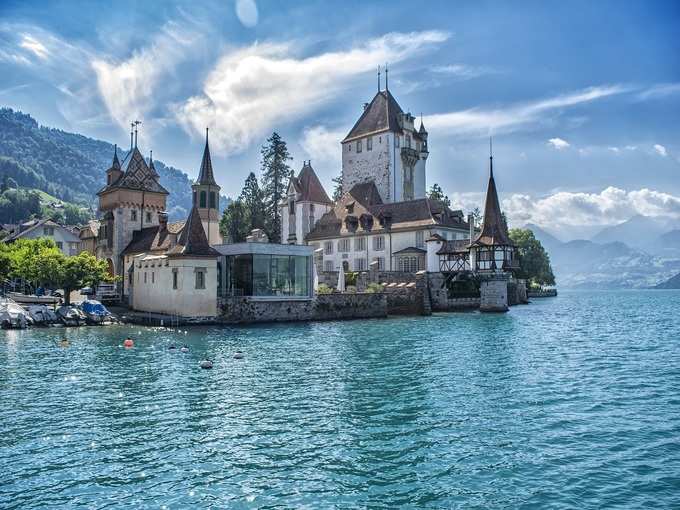 ओबरहोफेन कैसल - Oberhofen Castle In Hindi