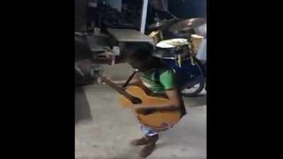 Viral Video : ಅದ್ಭುತ... ಸಂಗೀತಗಾರನ ಈ ಕೌಶಲ್ಯ ನಿಮ್ಮನ್ನು ಚಕಿತಗೊಳಿಸದೇ ಇರದು...!