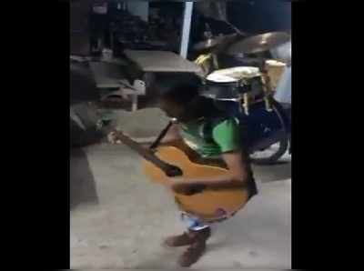 Viral Video : ಅದ್ಭುತ... ಸಂಗೀತಗಾರನ ಈ ಕೌಶಲ್ಯ ನಿಮ್ಮನ್ನು ಚಕಿತಗೊಳಿಸದೇ ಇರದು...!