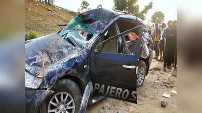 Car accident news: आगरा-लखनऊ एक्‍सप्रेस वे पर हादसा, डिवाइडर तोड़कर 40 फीट नीचे गिरी कार, एक की मौत