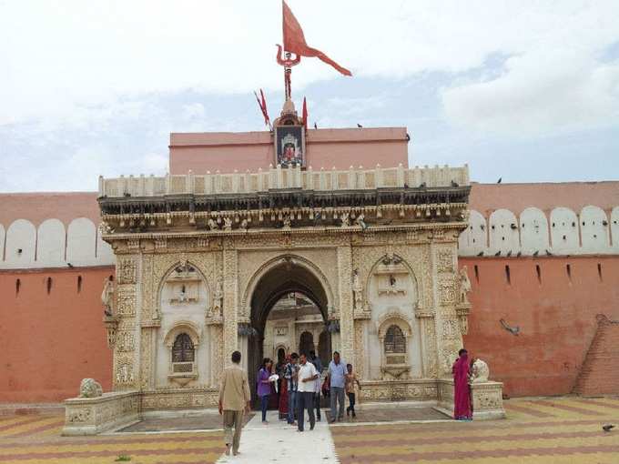 करणी माता मंदिर, राजस्थान - Karni Mata Temple, Rajasthan In Hindi