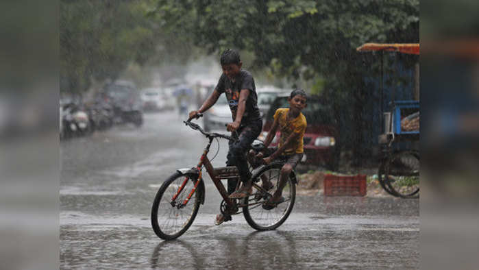 Monsoon 2021 Live Updates: एनसीआर में बदला मौसम, फरीदाबाद में बारिश तो दिल्ली में भी छाए बादल