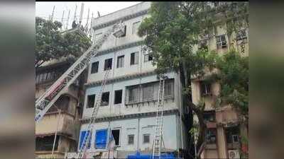 Mumbai Building Collapse: मुंबई में बिल्डिंग का हिस्सा गिरा, सभी लोगों को रेस्क्यू किया गया