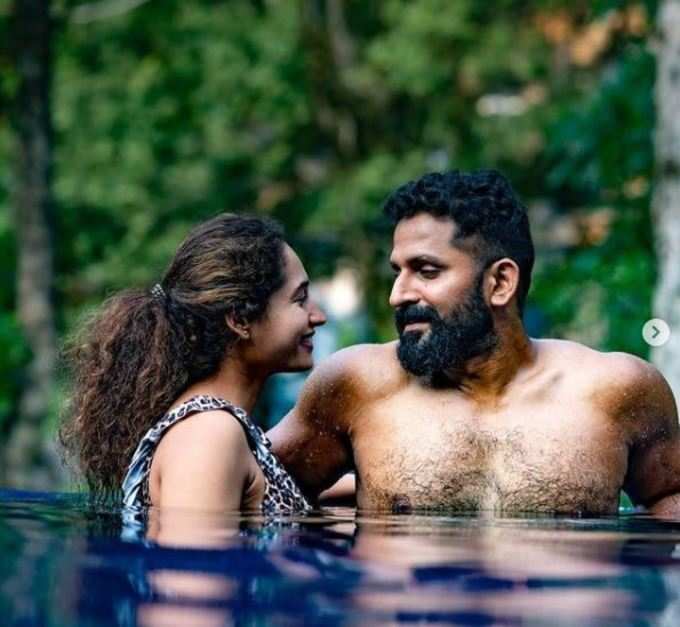 ​പൂജയും കോക്കനും