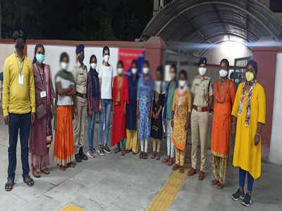 रांची आरपीएफ की नन्ही परी और मेरे दोस्त की टीम ने आठ नाबालिग लड़कियों को दलालों से कराया मुक्त