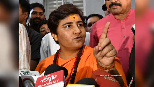 pragya singh : प्रज्ञा सिंह पुन्हा वादात; म्हणाल्या, 'हेमंत करकरे काहींसाठी देशभक्त असतील, पण...'