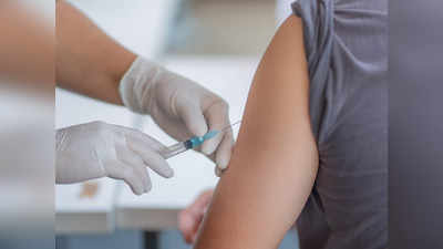 Noida Vaccination News: 1 जुलाई से शुरू हो रहा वैक्सीनेशन का महाअभियान, नोएडा में आज से घर-घर बांटी जाएगी पर्ची