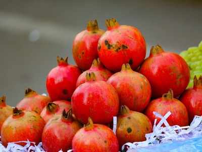 Monsoon fruits: मानसून में बीमार नहीं पड़ने देंगे ये 7 फल, खाकर बढ़ा लें अपनी इम्‍यूनिटी