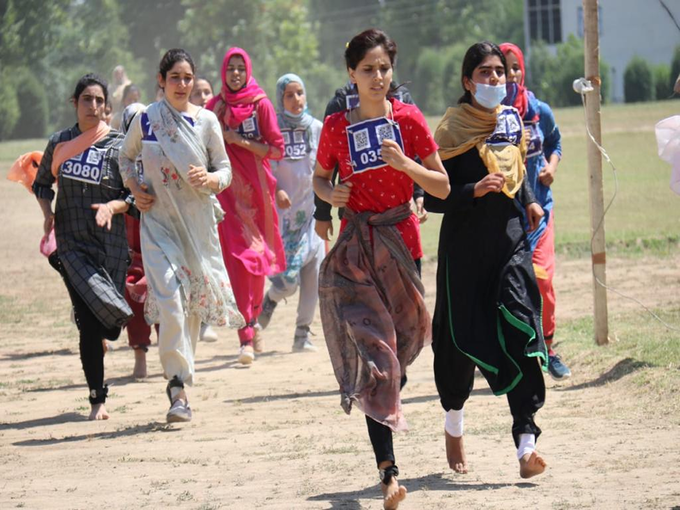 कश्मीरियों के आगे पस्त दिखे आतंकी मंसूबे