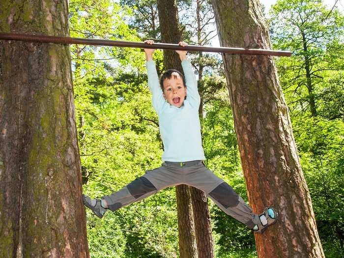 can hanging on pull up bars help to increase height in children