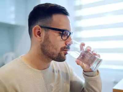 Thirst Causes: गर्मी ही नहीं इन 5 गंभीर बीमारियों के कारण भी बार-बार सूखने लगता है मुंह, मेहसूस होते ही हो जाएं अलर्ट