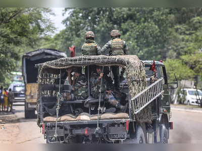 JK: पुलवामा जिल्ह्यात सुरक्षादल - दहशतवाद्यांत चकमक, सर्च ऑपरेशन सुरू