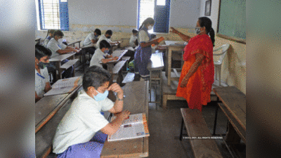 Schools Reopen: एम्स डायरेक्टर बोले- अब खोले जाएं स्कूल्स, बताया यह कारण