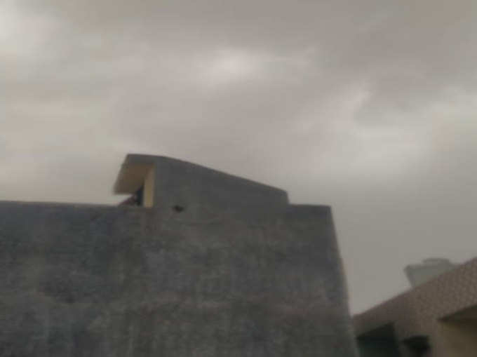 दिल्ली वालों को गर्मी से राहत, आसमान में छाए बादल, हुई बारिश।