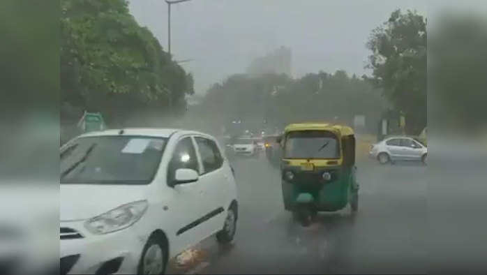 Monsoon 2021 Live Update: अगले 2 घंटों में दिल्ली और हरियाणा में तेज हवा के साथ बारिश