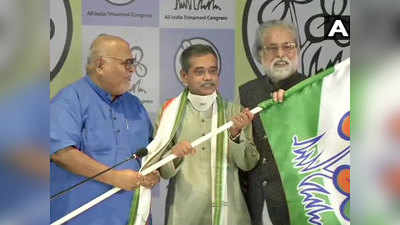 West Bengal Politics: कांग्रेस को बड़ा झटका, पूर्व राष्‍ट्रपति प्रणब मुखर्जी के बेटे अभिजीत ने थामा TMC का दामन, बहन शर्मिष्‍ठा बोलीं- SAD