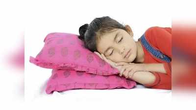 नींद में भी बड़बडाता या बोलता है बच्‍चा, क्‍या सच में किसी बड़ी प्रॉब्‍लम का है संकेत या कॉमन है बात