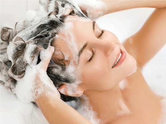 pregnancy me hair wash kab kare, प्रेगनेंट होने के लिए ओवुलेशन के बाद न धोएं बाल, क्या सच में इसकी वजह से हो जाता है मिसकैरेज? - is hair wash safe after pregnancy me hair wash kab kare, प्रेगनेंट होने के लिए ओवुलेशन के बाद न धोएं बाल, क्या सच में इसकी वजह से हो जाता है मिसकैरेज? - is hair wash safe after