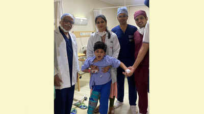 Rare Surgery: 5 साल के बच्चे की लिगामेंट सर्जरी, अपने पैरों पर हुआ खड़ा