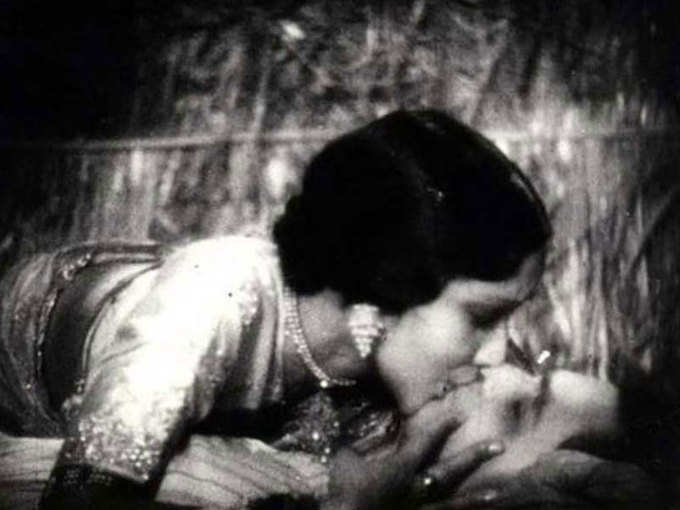 देविका रानी और हिमांशु राय ने की पहली KISS