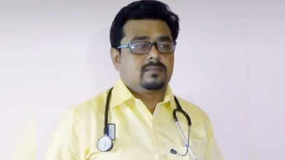 Doctor Ganesh Shelke Suicide धक्कादायक: वरिष्ठांच्या जाचाला कंटाळून डॉक्टरची लसीकरण केंदातच आत्महत्या