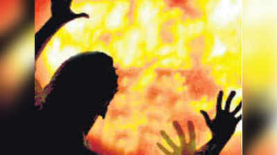 Rishikesh News: लॉकडाउन में बिगड़ी आर्थिक स्थिति, व्यापारी ने खुद को लगाई आग