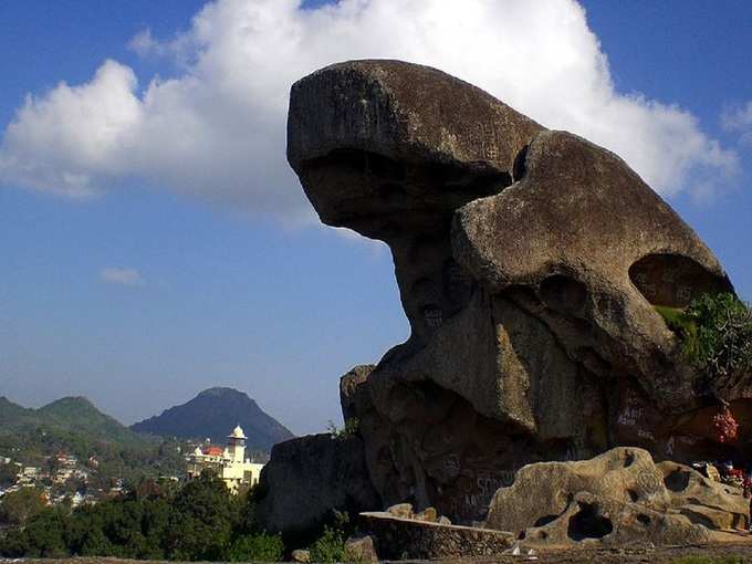 टॉड रॉक - Toad Rock, Mount Abu in Hindi