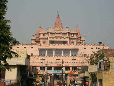 Govardhan Puja 2022 :ये हैं मथुरा के 7 प्रसिद्ध और खूबसूरत मंदिर, आप भी जरूर जाएं दर्शन करने