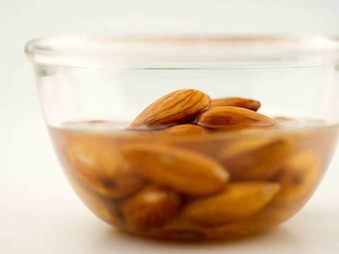 ​भीगे बादाम (Soaked almonds)