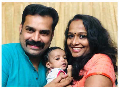 ഇനി പ്രതീക്ഷ മകന്റെ ഒന്നാം പിറന്നാളിന്; അപ്പോഴേക്കും  ഈ വിഷമഘട്ടം കടന്നു പോകട്ടേ; സന്തോഷം പങ്കിട്ട് പ്രദീപ്!