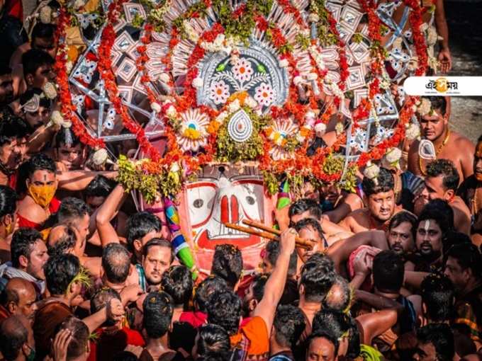 কড়া বিধিনিষেধের মধ্যে মাসির বাড়ির পথে জগন্নাথদেব, দেখুন পুরীর রথযাত্রার ছবি