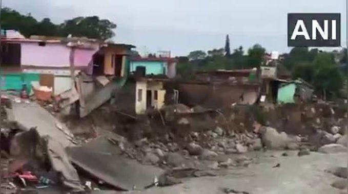 VIDEO: टूटे-ढहे मकान...हिमाचल के धर्मशाला में जल प्रलय थमने के बाद दिखा तबाही का मंजर