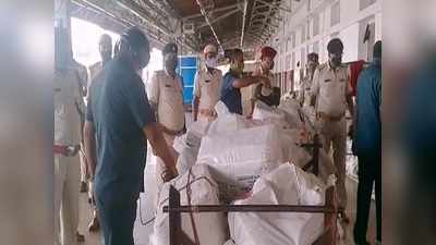 Bihar News: बिहार-यूपी की इन ट्रेनों में टाइम बम से विस्फोट की साजिश रच रहा पाकिस्तान, अलर्ट जारी