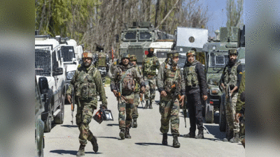 Pulwama Encounter: जम्मू-कश्मीर के पुलवामा में एनकाउंटर, लश्कर के कमांडर समेत तीन आतंकी ढेर