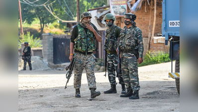 Jammu Kashmir: लष्कर कमांडर एजाजसहीत तीन दहशतवाद्यांचं पुलवामात एन्काऊंटर