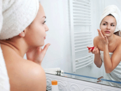 Skin Care For Glowing Skin: लाख कोशिश के बाद भी नहीं आ रहा चेहरे पर ग्लो? तो ये है दिक्कत की असली वजह