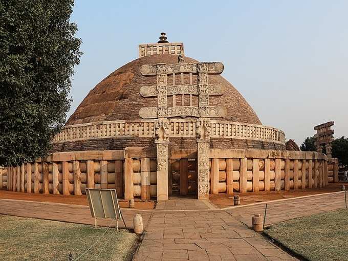 भोपाल में सांची स्तूप - Sanchi Stupa in Bhopal in Hindi
