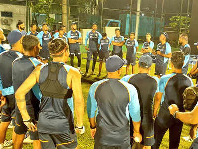 IND vs SL: टीम इंडिया ने कृत्रिम रोशनी में बहाया पसीना, ऐसा रहा प्रैक्टिस का माहौल