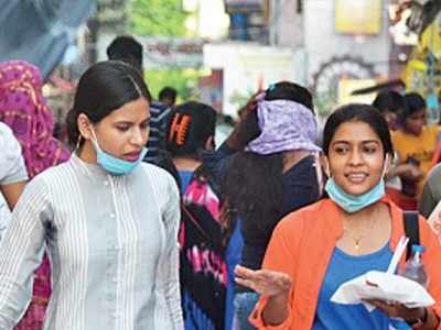 দৈনিক সংক্রমণের সঙ্গে কমছে মাস্কের ব্যবহারও