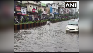 Mumbai Rains LIVE: दिल्ली में बारिश से मौसम सुहाना, मुंबई में सड़कों पर हुआ जलभराव