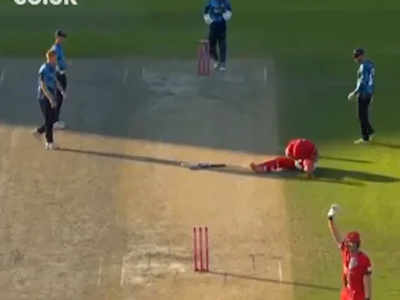 रन लेते हुए बीच विकेट में गिर गया बल्लेबाज, जो रूट की कप्तानी वाली टीम यॉर्कशर ने दिखाई खेल भावना, जमकर हो रही है तारीफ
