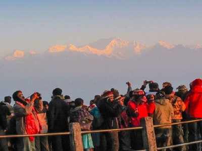 পাহাড়ে বেড়াতে গিয়ে গ্রেফতার ২৬৬ পর্যটক!